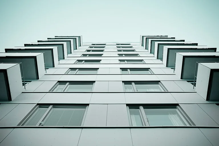 واجهة عمارة سكنية متعددة الملاك